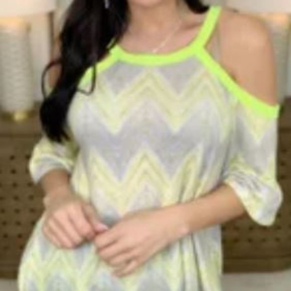 NWOT White Birch Cold Shoulder Top (Gray & Yellow) Size Small - Picture 1 of 5